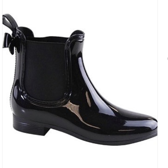 short rain boots with bows